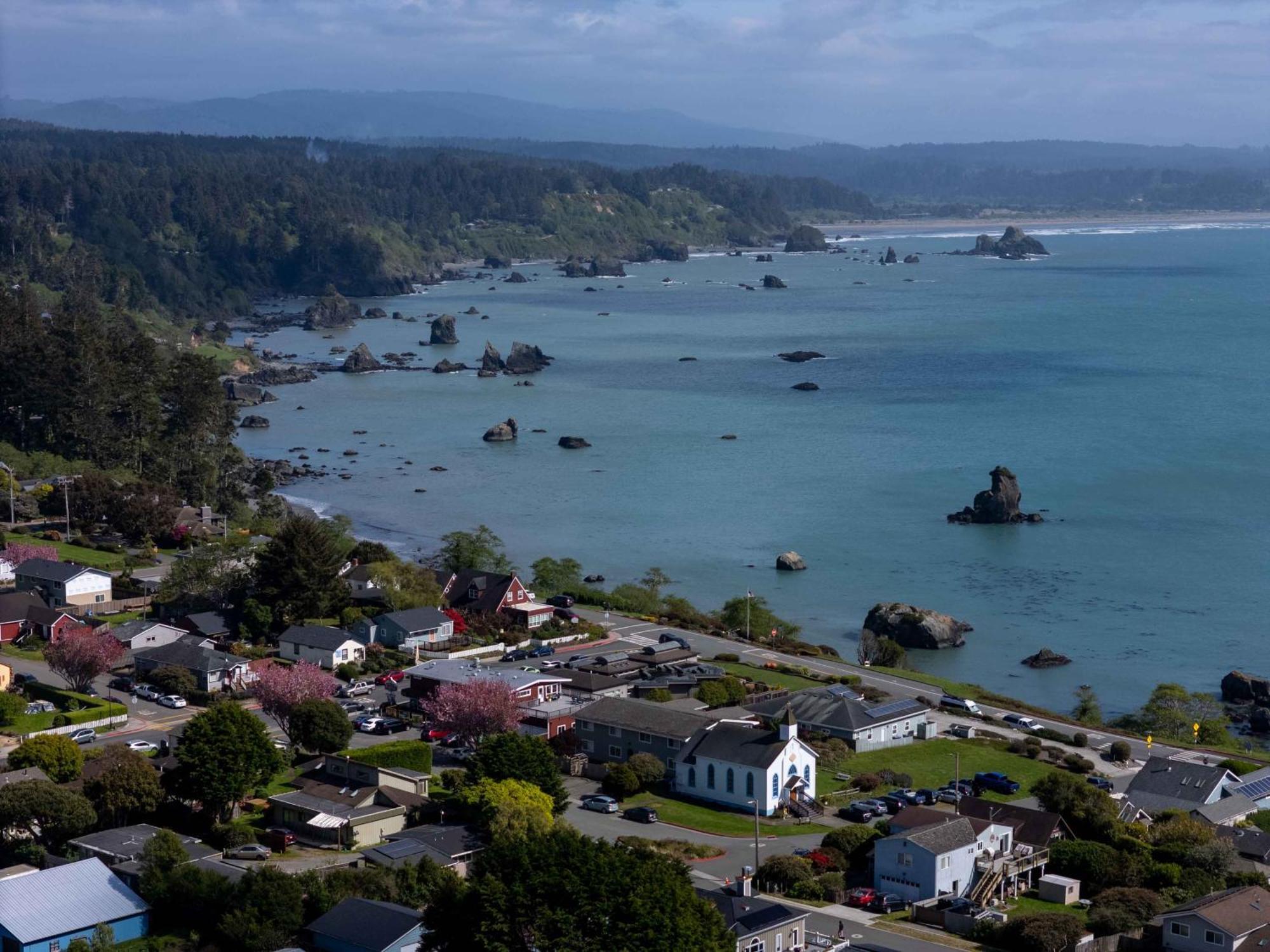 Trinidad Bay Bed And Breakfast Hotel Exterior photo